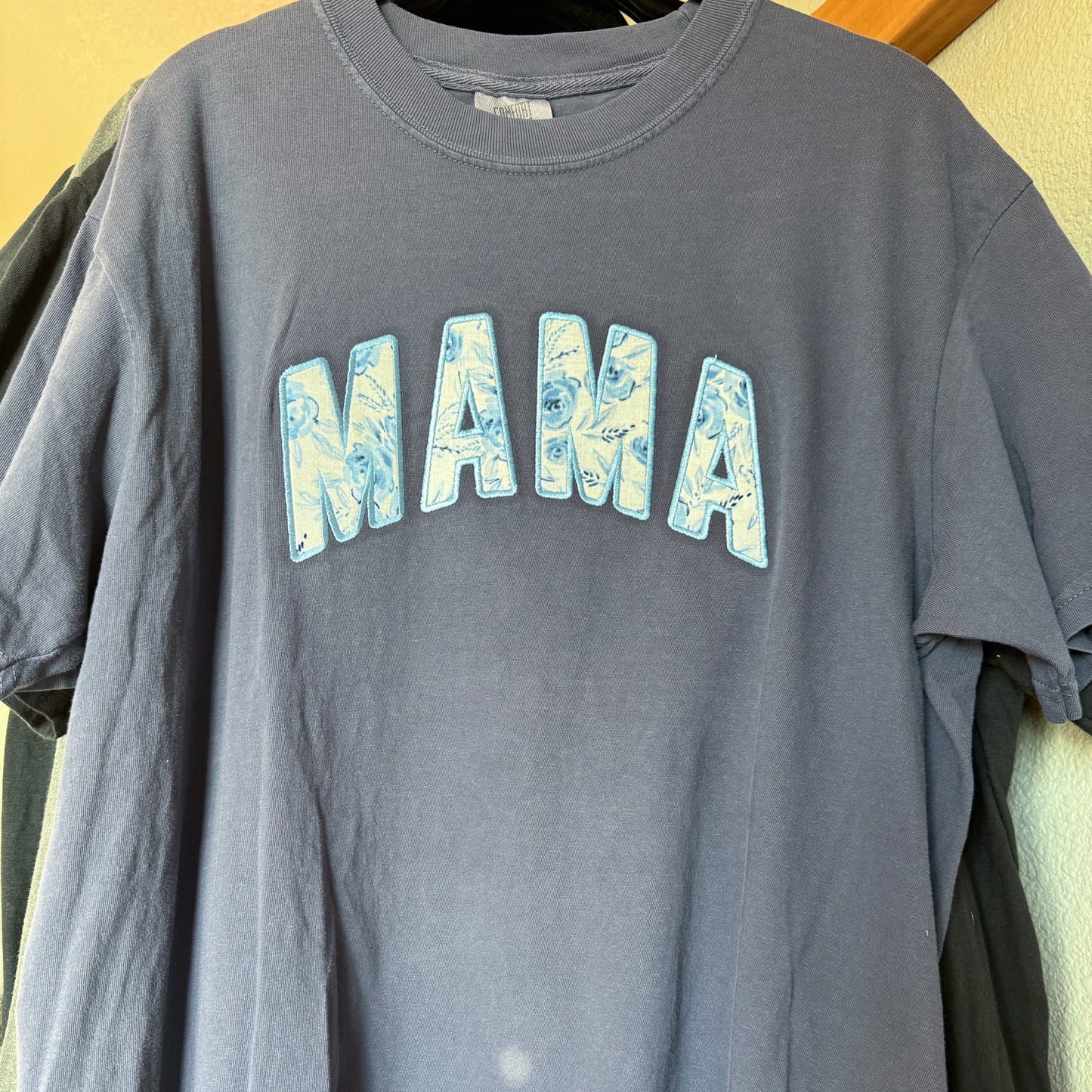 Mama Applique Tee